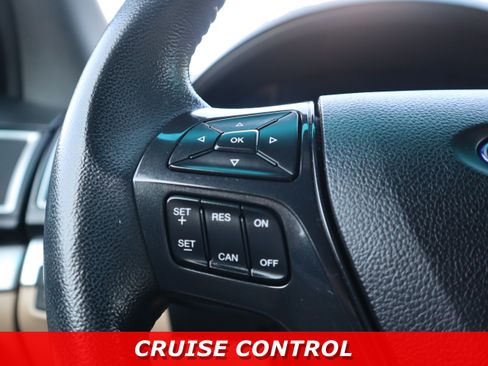 Used 2017 Ford Explorer XLT FWD image 15