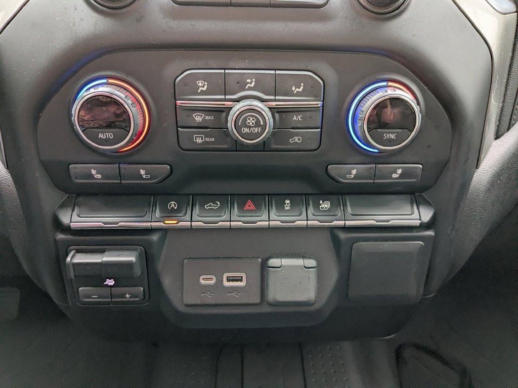 Used 2021 Chevrolet Silverado 1500 LT AWD/4WD image 11