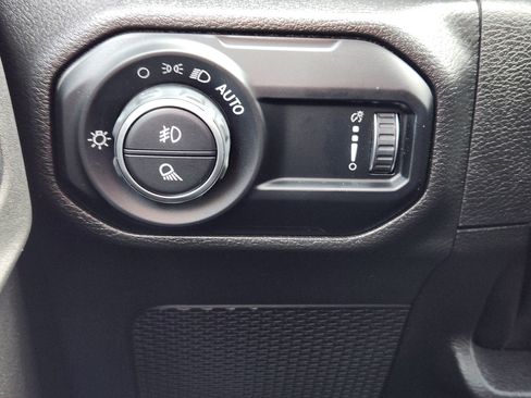 Used 2023 Jeep Gladiator Mojave image 23