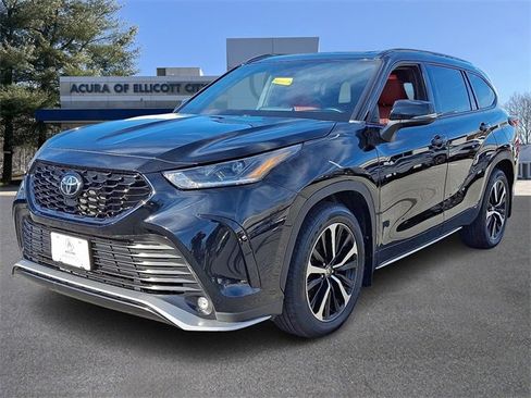 Used 2022 Toyota Highlander XSE image 3