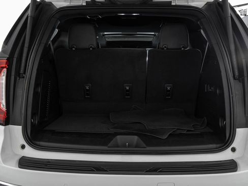 Used 2023 GMC Yukon SLT w/ SLT Luxury Package AWD/4WD image 39