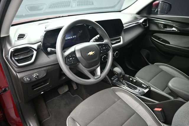 Used 2024 Chevrolet TrailBlazer LT w/ Driver Confidence Package FWD image 11