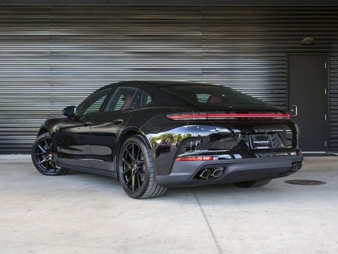 New 2026 Porsche Panamera image 3