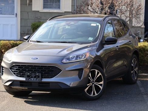 Certified 2022 Ford Escape SE w/ SE Sport Appearance Package image 1