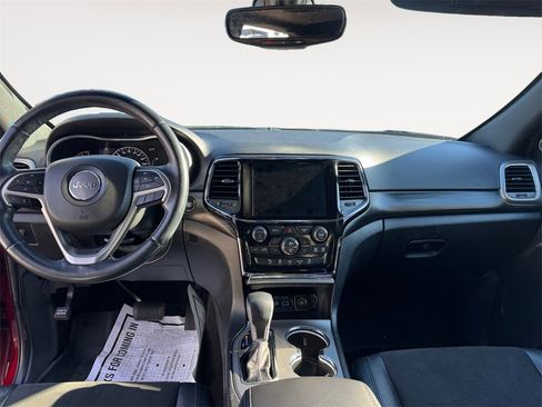 Used 2022 Jeep Grand Cherokee Laredo X image 10