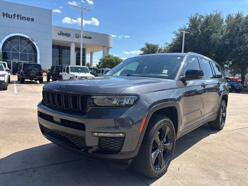 Certified 2024 Jeep Grand Cherokee L Limited w/ Black Appearance Package AWD/4WD image 3