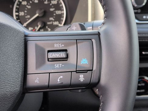 Used 2025 Nissan Rogue SV w/ SV Premium Package FWD image 19
