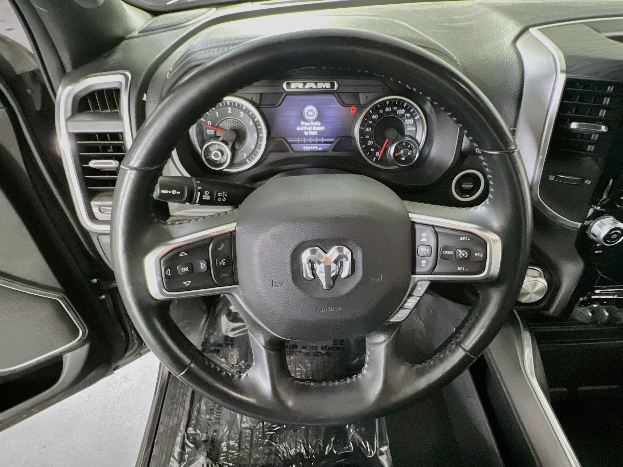 Used 2023 RAM 1500 Laramie AWD/4WD image 11