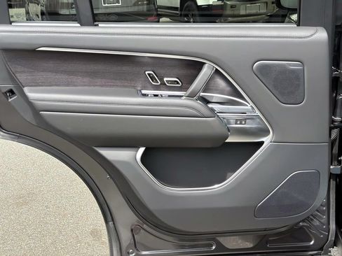 New 2026 Land Rover Range Rover Long Wheelbase SE AWD/4WD image 11