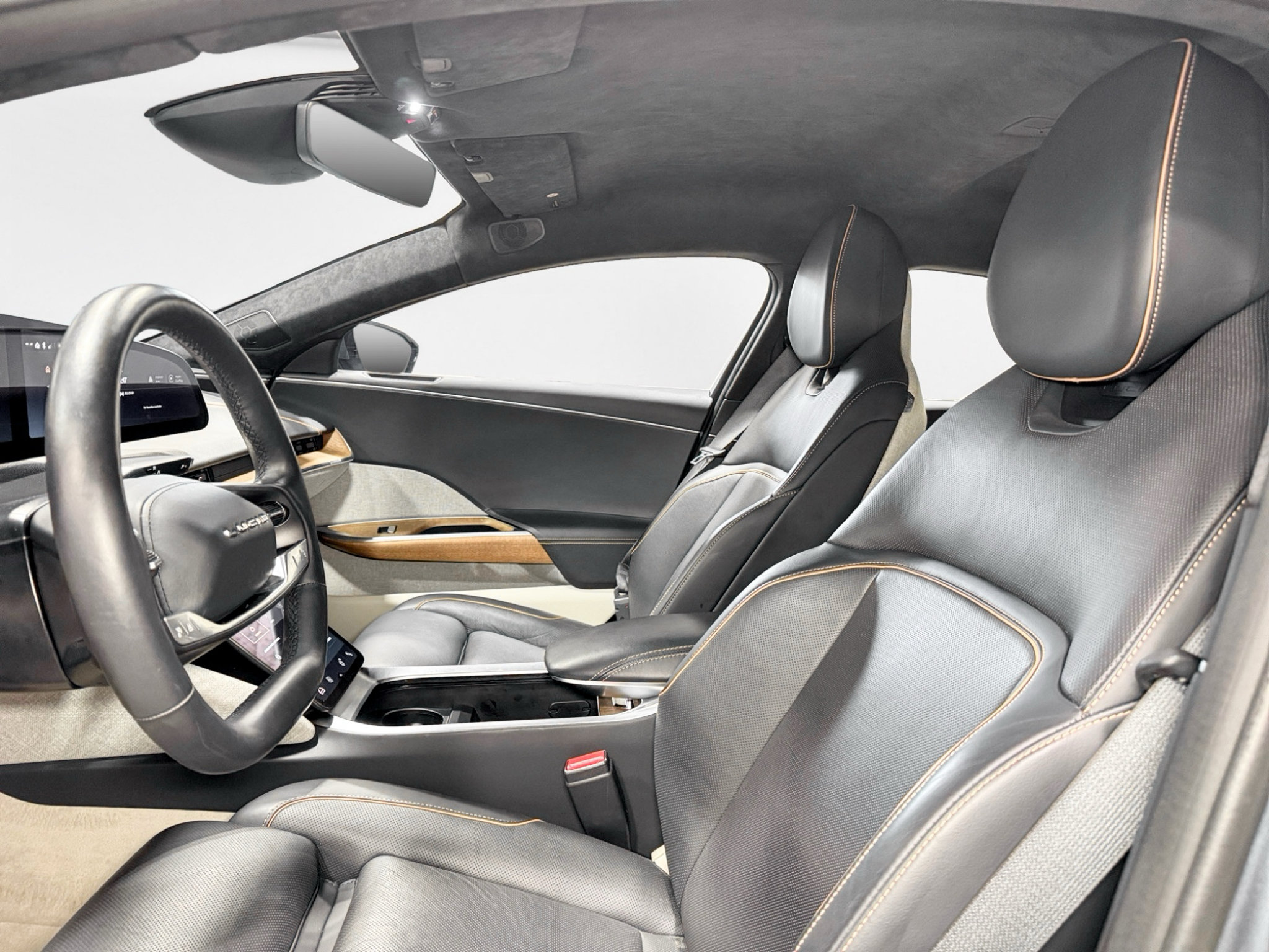 Used 2025 Lucid Air Touring AWD/4WD image 16