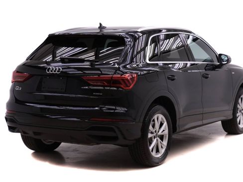 Certified 2025 Audi Q3 2.0T Premium Plus w/ Premium Plus Package image 4