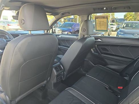 Used 2023 Volkswagen Tiguan SEL R-Line image 11