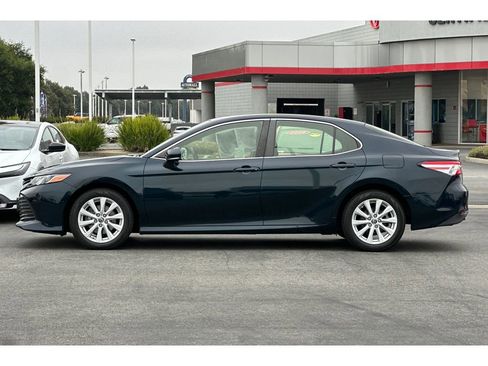 Used 2018 Toyota Camry LE w/ Convenience Package FWD image 7
