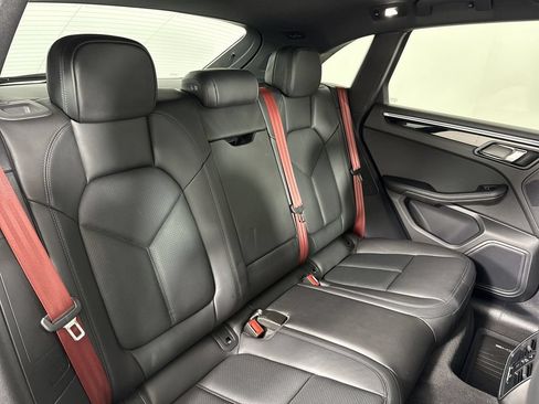 Certified 2023 Porsche Macan S AWD/4WD image 22