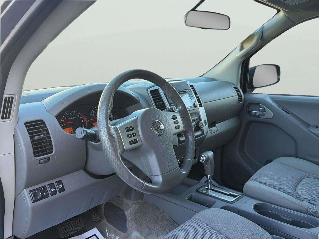 Used 2018 Nissan Frontier SV AWD/4WD image 10