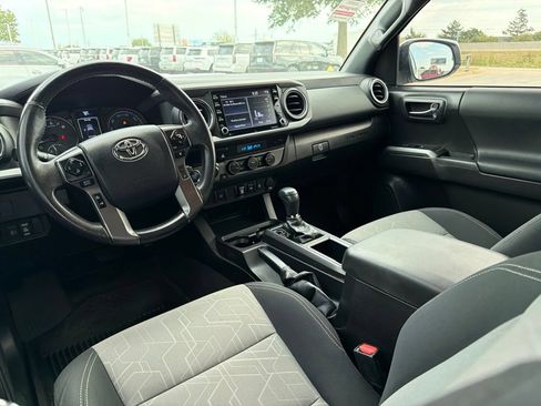 Used 2023 Toyota Tacoma TRD Sport AWD/4WD image 14