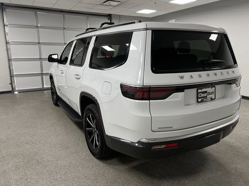 Used 2022 Jeep Wagoneer Series II image 10