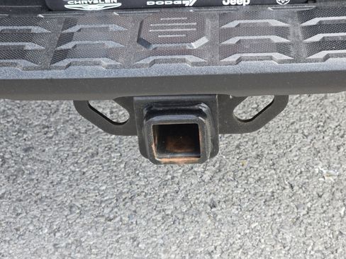 Used 2019 Toyota Tacoma SR5 RWD image 16