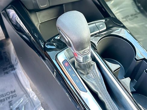 Certified 2025 Chevrolet Trax LT w/ Driver Confidence Package image 16