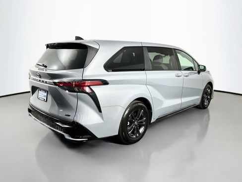 Certified 2025 Toyota Sienna XSE AWD/4WD image 7