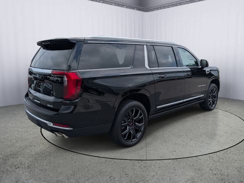 Used 2026 GMC Yukon XL Denali w/ Denali Reserve Package AWD/4WD image 3