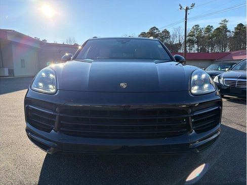 Used 2020 Porsche Cayenne S image 2
