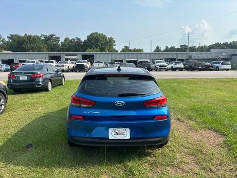 Used 2018 Hyundai Elantra GT w/ Tech Package 03 FWD image 12