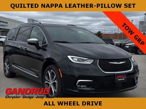 New 2026 Chrysler Pacifica Pinnacle w/ Trailer Tow Group AWD/4WD image 1