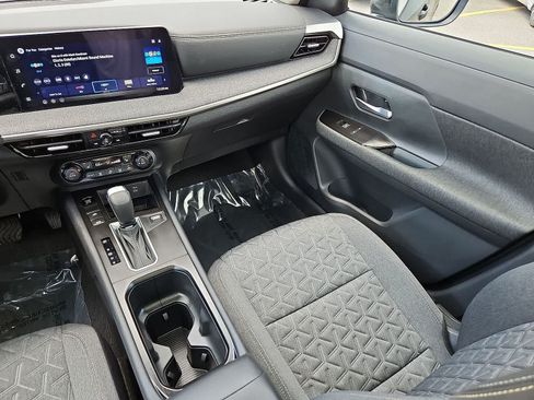 Used 2026 Nissan Kicks SV w/ SV Premium Package FWD image 12