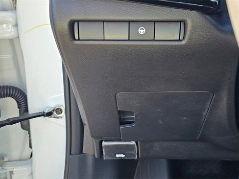 New 2026 Nissan Kicks SR w/ Cold Weather Package image 30