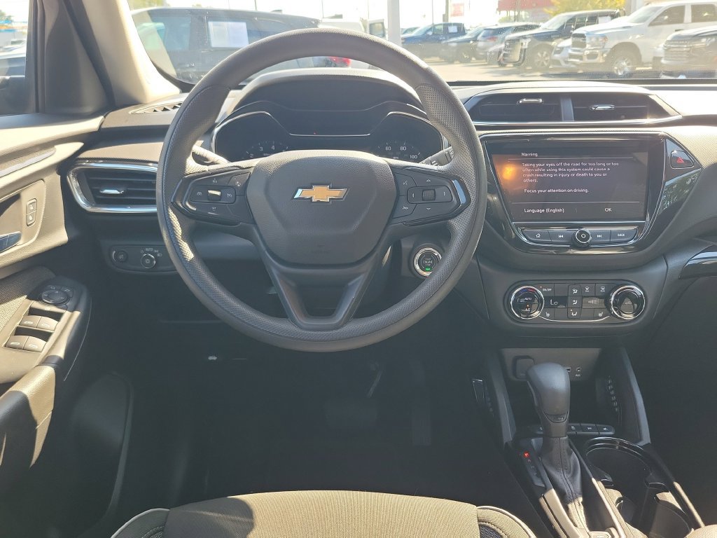Used 2022 Chevrolet TrailBlazer LT w/ Convenience Package FWD image 14