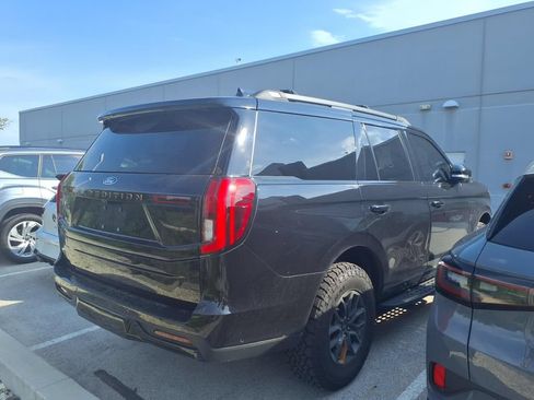 Used 2025 Ford Expedition Tremor AWD/4WD image 3
