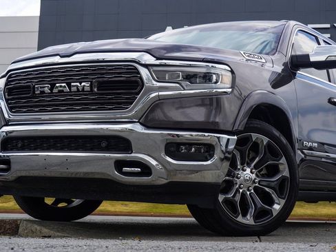 Used 2022 RAM 1500 Limited AWD/4WD image 2