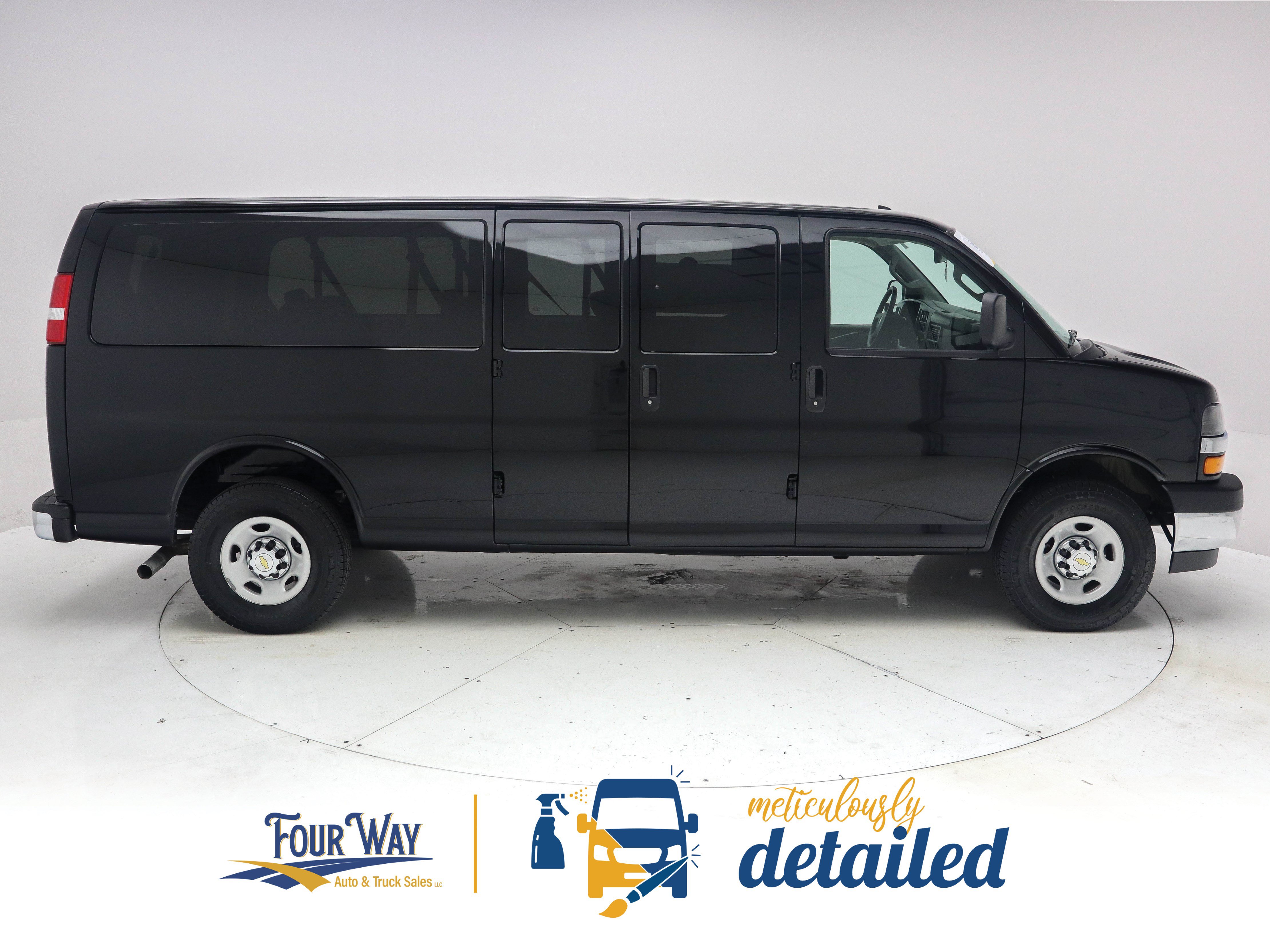 Used 2025 Chevrolet Express 3500 LT w/ LT Preferred Equipment Group RWD image 2