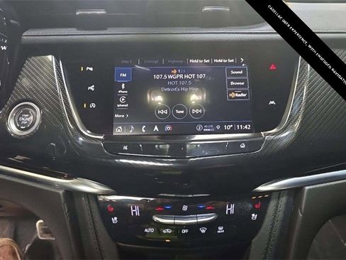 Used 2023 Cadillac XT6 Sport w/ Technology Package image 7