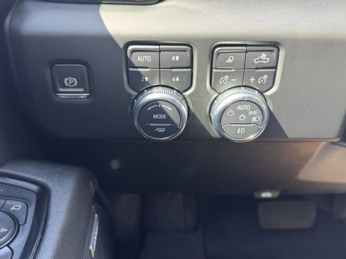 Used 2023 GMC Sierra 1500 AT4 w/ AT4 Premium Package AWD/4WD image 23