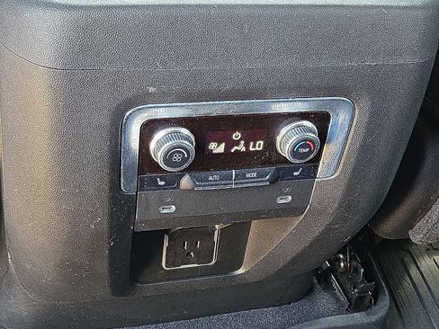 Used 2021 GMC Yukon AT4 w/ Technology Package AWD/4WD image 17