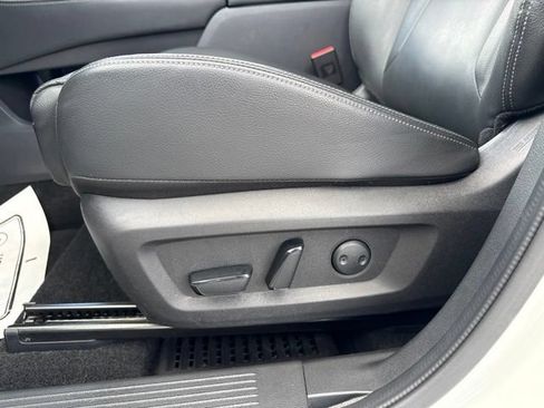 Used 2023 Nissan Rogue SL w/ SL Premium Package AWD/4WD image 16