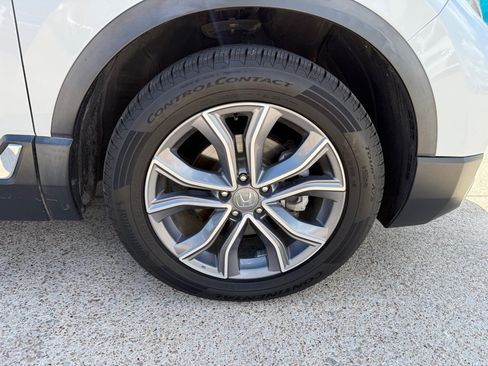 Used 2020 Honda CR-V Touring image 12