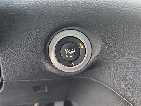 Certified 2024 Chrysler Pacifica Touring image 26