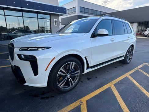 Used 2024 BMW X7 xDrive40i w/ M Sport Package AWD/4WD image 1