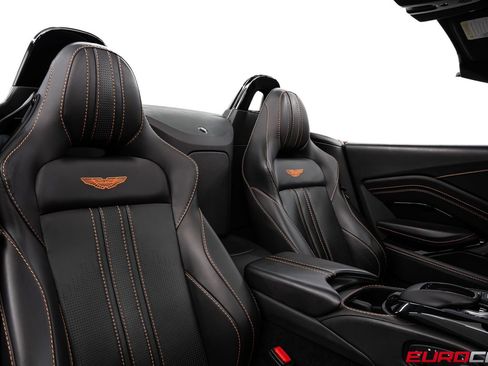 Used 2022 Aston Martin V8 Vantage Roadster image 38