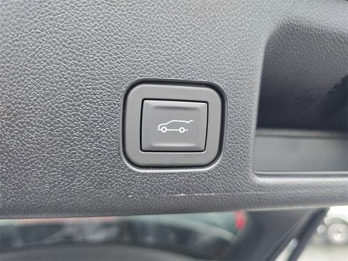 New 2026 Chevrolet Equinox EV RS image 17