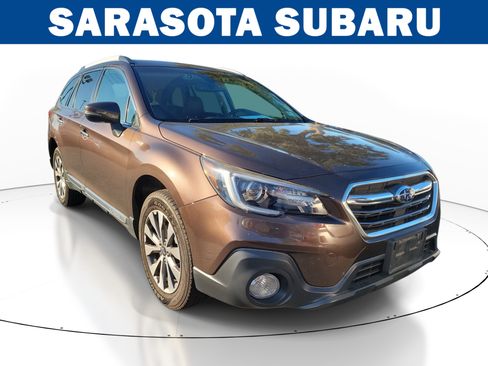 Used 2019 Subaru Outback 2.5i Touring image 1