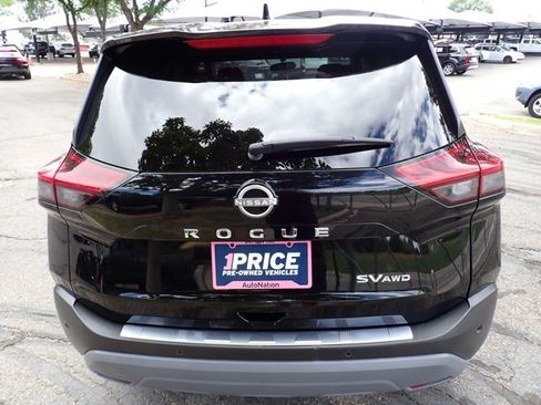 Used 2022 Nissan Rogue SV AWD/4WD image 3