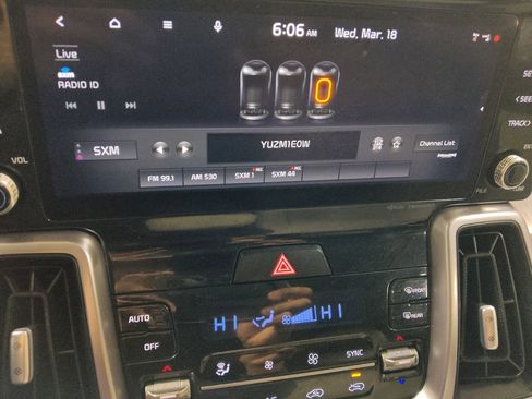 Used 2022 Kia Sorento EX w/ Panoramic Sunroof Package image 25