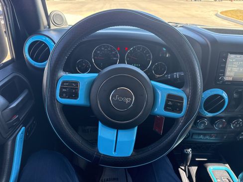 Used 2013 Jeep Wrangler Rubicon w/ PWR Convenience Group image 18