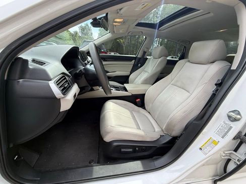 Used 2019 Honda Accord EX image 17