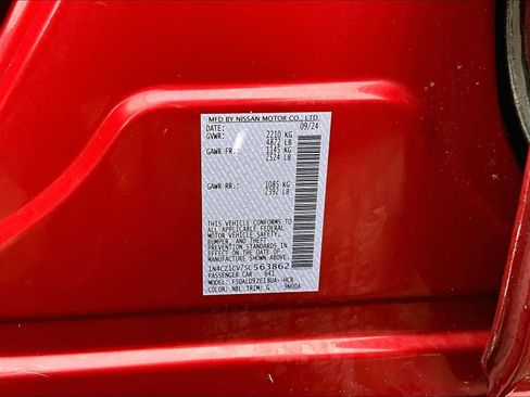 Certified 2025 Nissan Leaf SV Plus image 33