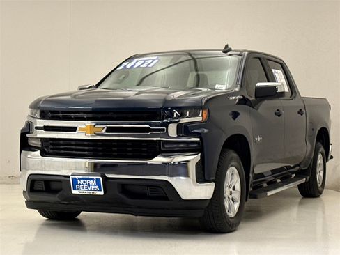 Used 2020 Chevrolet Silverado 1500 LT w/ Texas Edition image 2
